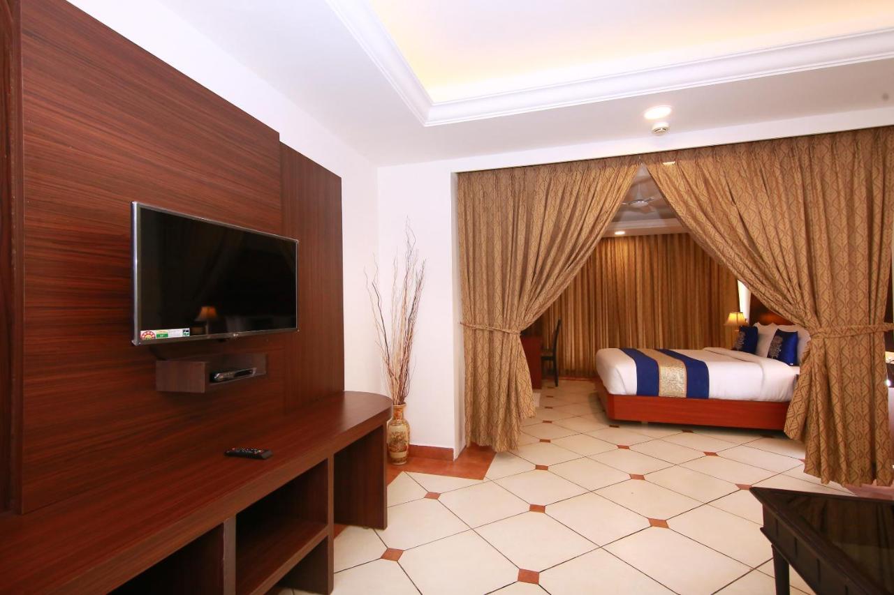 فندق أجنحة أوربان هاوس إيمرالد Kochi المظهر الخارجي الصورة